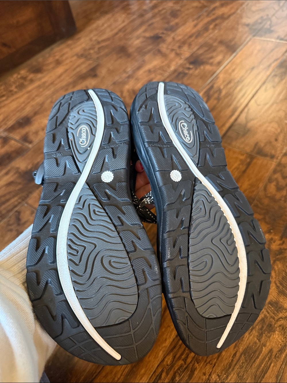 Chaco Black Strappy Outdoor Sandals, size women’s 9 - Picture 6 of 11